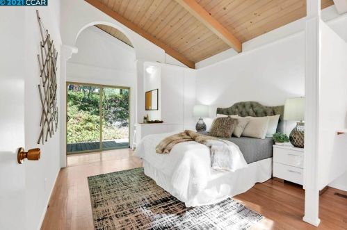 24 Tarabrook Dr, Orinda CA  94563-3121 exterior