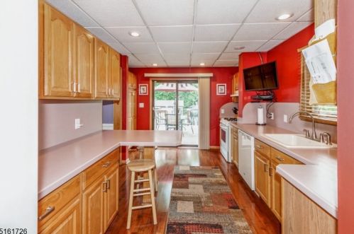 73 Nutley Ave, Nutley NJ  07110-1912 exterior