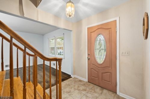 17 Stillwell Rd, High Bridge, NJ 08829-1008