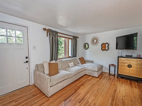 1108 Goodman St, Pittsburgh, PA 15218-1117