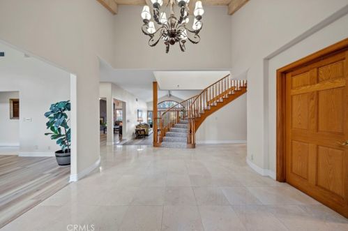 26945 Brooken Ave, Santa Clarita CA  91387-3904 exterior