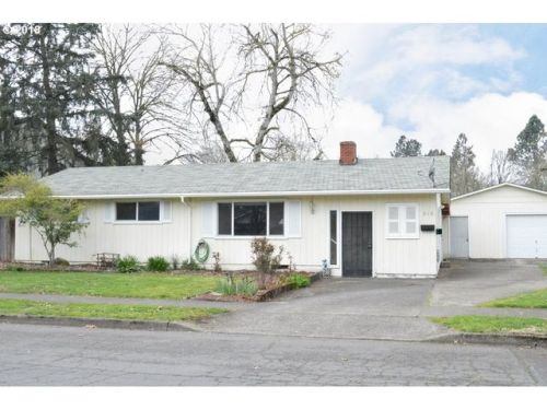 818 3 Pl, Springfield OR  97477-3930 exterior