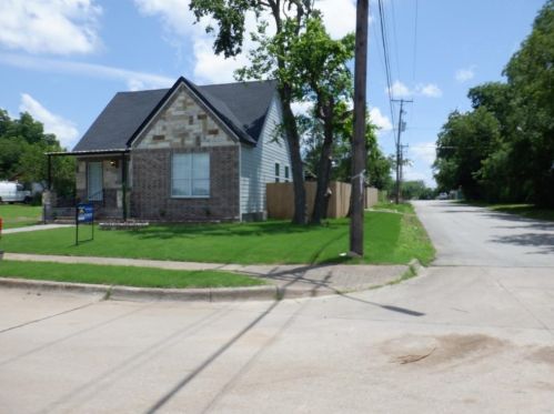 2900 Thannisch Ave, Fort Worth TX  76105-4721 exterior