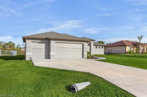 1633 22nd Ct, Cape Coral, FL 33991-3023