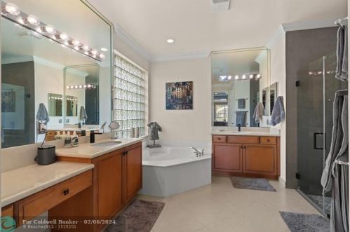 7062 Great Falls Cir, Boynton Beach FL  33437-3998 exterior
