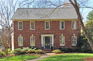 4208 Thorn Ridge Rd, Winston Salem, NC 27106-4282