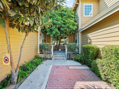 6638 Clybourn Ave, North Hollywood, CA 91606-5225