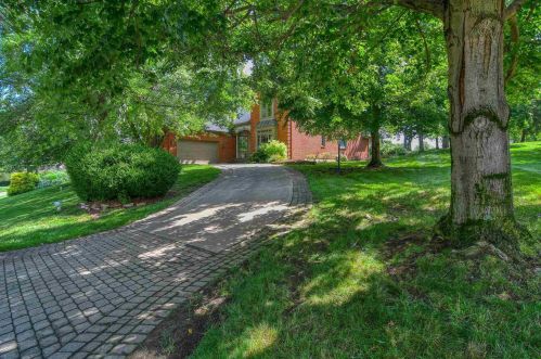 781 Keeneland Green Dr, Hamilton, KY 41091-8015