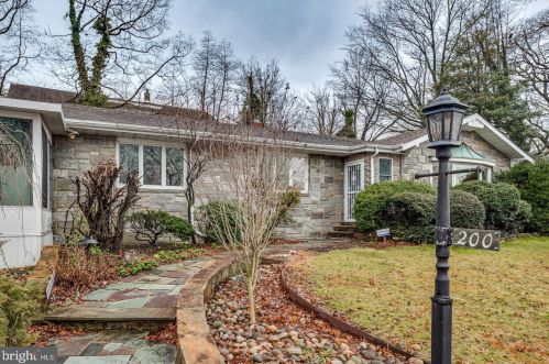 200 Park Dr, Camden NJ  08108-2236 exterior