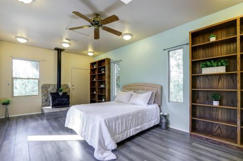 16463 Pine Knoll Rd, Grass Valley CA  95945-8433 exterior