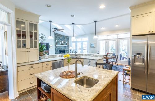 10 Mulligan Dr, Bybee VA  22963-2560 exterior