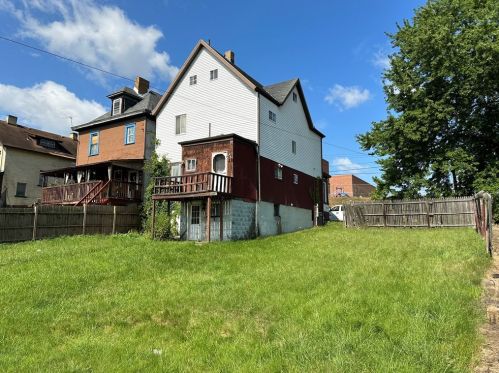 1715 Beech St, Mckeesport, PA 15132-4645