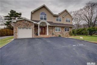 120 Thorne Dr, Bethpage, NY 11714-3214