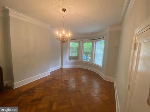 2509 Cliffbourne Pl, Washington DC  20009-1578 exterior