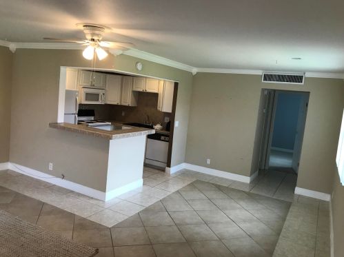 322 Seville, Delray Beach FL  33446-2156 exterior