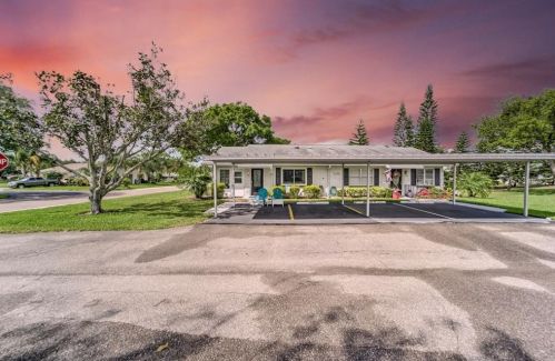 118 Gloucester Blvd, Ruskin, FL 33573-7320