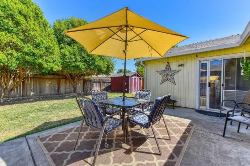 374 Bright Day Dr, Woodland CA  95695-6666 exterior