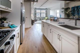 300 Coles St, Jersey City NJ  07310-1015 exterior