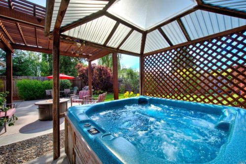 1000 Woodridge Dr, Vacaville CA  95687-6440 exterior