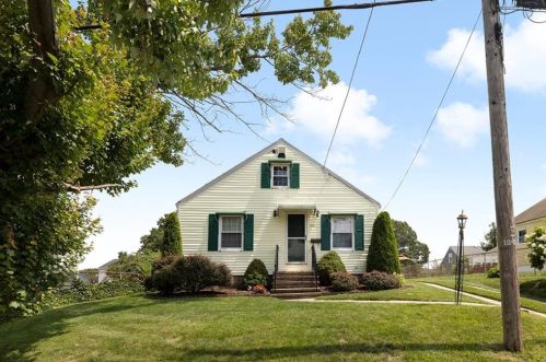 158 Tennyson Rd, Warwick, RI 02888-1818