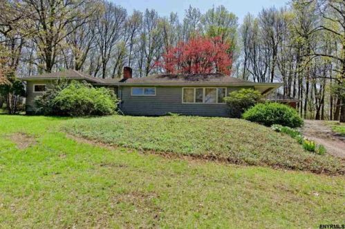 2042 Brookview Rd, Castleton NY  12033-9755 exterior
