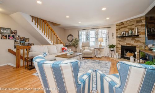 12 Dutch Ln, Hazlet NJ  07730-1728 exterior