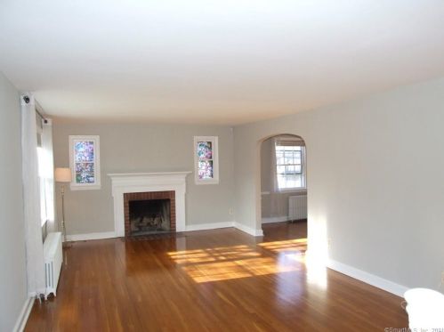 58 Pierce Ave, Bridgeport, CT 06604-1607