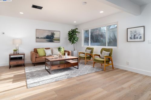 2709 Shamrock Dr, Richmond CA  94806-1524 exterior