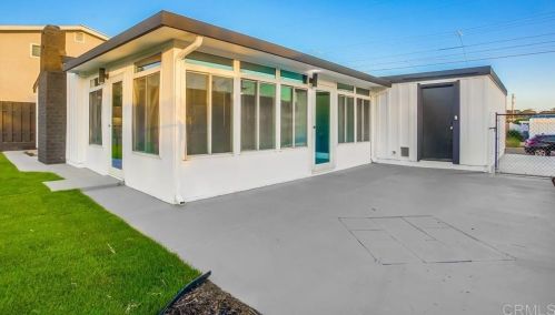 4042 Conrad Ave, San Diego CA 92117-1913 exterior