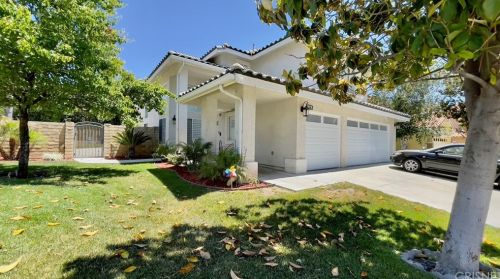 28776 Woodside Dr, Santa Clarita, CA 91390-3100