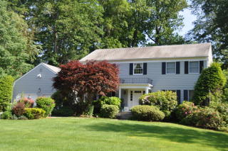 7 Pebble Beach Dr, Purchase, NY 10577-1511