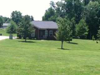 127 Busby Rd, Loretto, TN 38469-3227