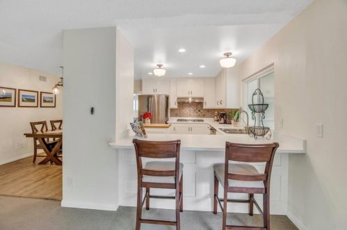 7611 Golfcrest Dr, San Diego CA 92119-1228 exterior