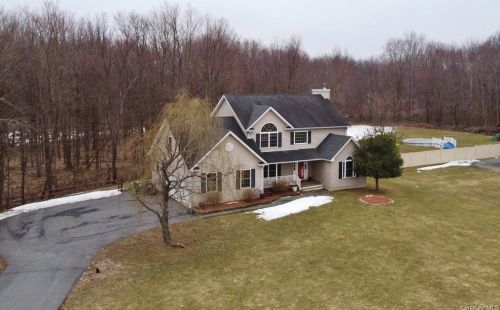 223 Maples Rd, Middletown, NY 10940-2264