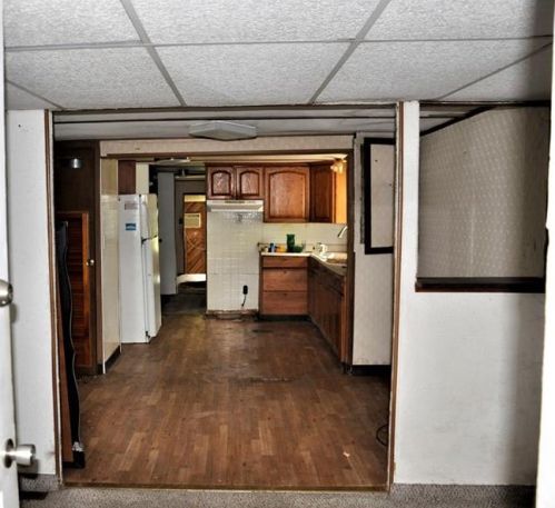 205 Beallsville Rd, Bentleyville, PA 15314-1506