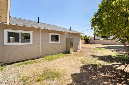 118 Cypress St, La Habra CA 90631-6865 exterior