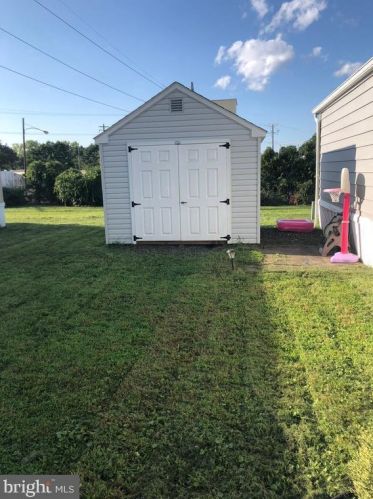 2208 Blair Dr, Yardley PA  19067-3606 exterior