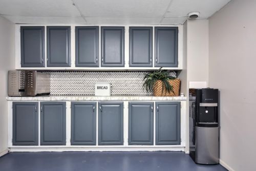 32 Fairview Ave, Nashua NH 03060-4105 exterior