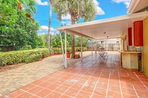 4479 26th Pl, Naples FL  34116-7821 exterior