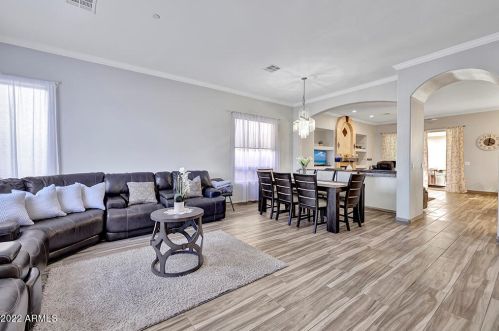 5019 Paradise Ln, Glendale, AZ 85306-2655