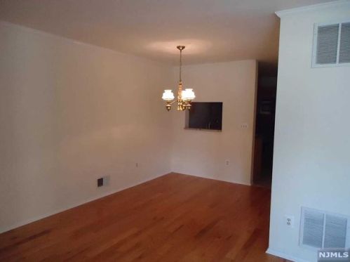 747 Pepperidge Rd, Mahwah NJ  07430-3452 exterior
