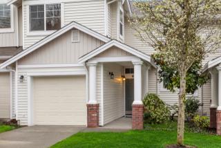4811 Davis Pl, Seattle WA  98055-7988 exterior