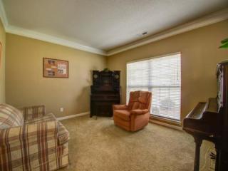 10740 Old Bridge Ln, Charlotte, NC 28269-8159
