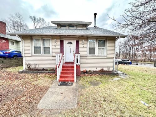 624 Sylvan Ave, Bridgeport, CT 06606-3019