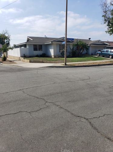 1136 Del Mar Ave, Orange, CA 92865-3810
