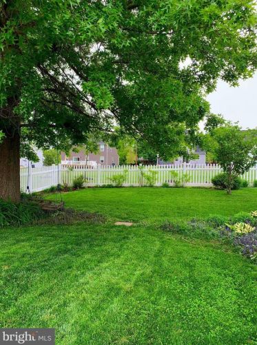 463 School Ln, Harleysville PA  19438-1714 exterior