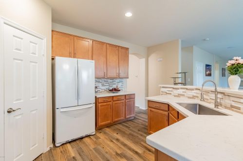 26885 83rd Dr, Peoria AZ  85383-3806 exterior