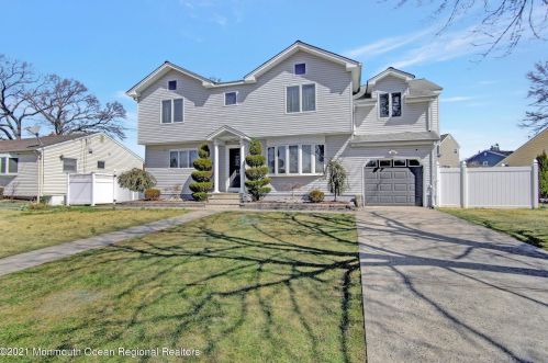 25 Linda Pl, Hazlet, NJ 07730-1031