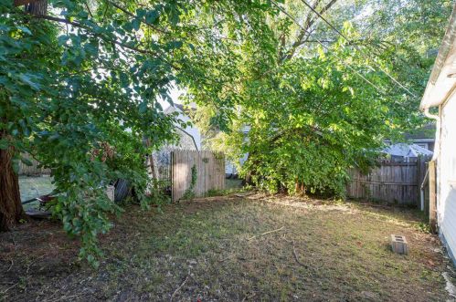 815 Liberty Dr, Mishawaka IN  46545-5905 exterior