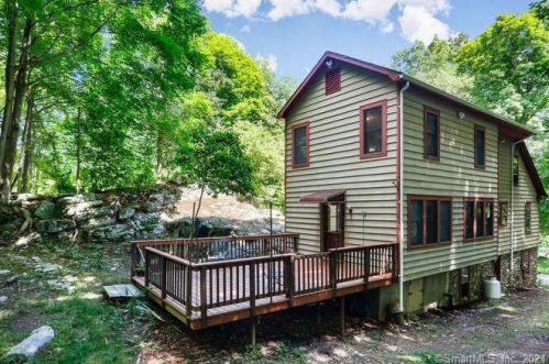 307 Berkshire Rd, Sandy Hook CT  06482-1511 exterior